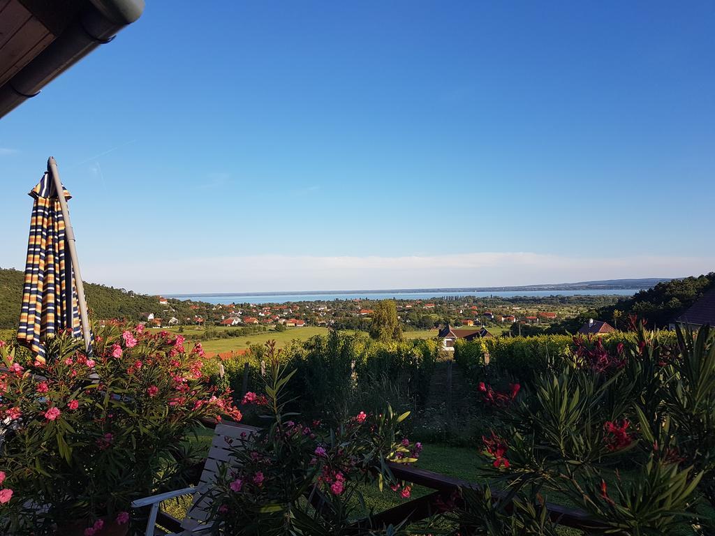 Kincses Vendeghaz Hotel Balatongyörök Exterior foto